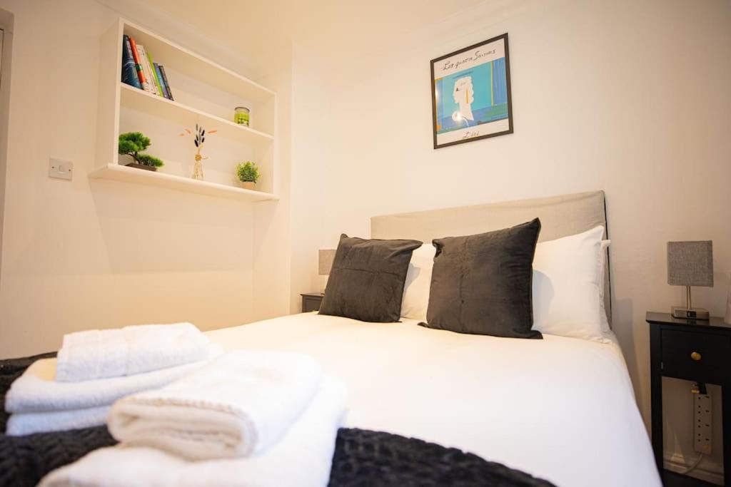 Perfect Location 4Bed 2 Bath Spacious Apartment Londra Exterior foto